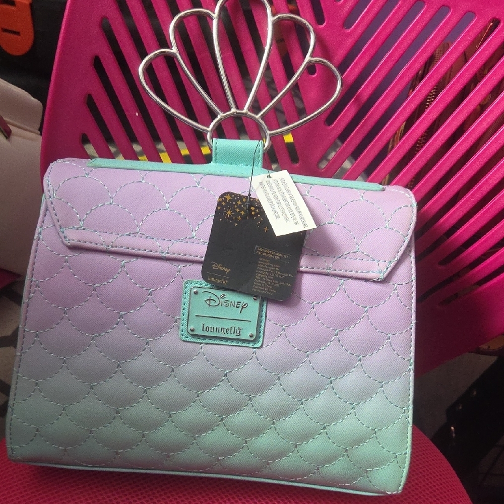 Pastel Clutch - Picture 2 of 9